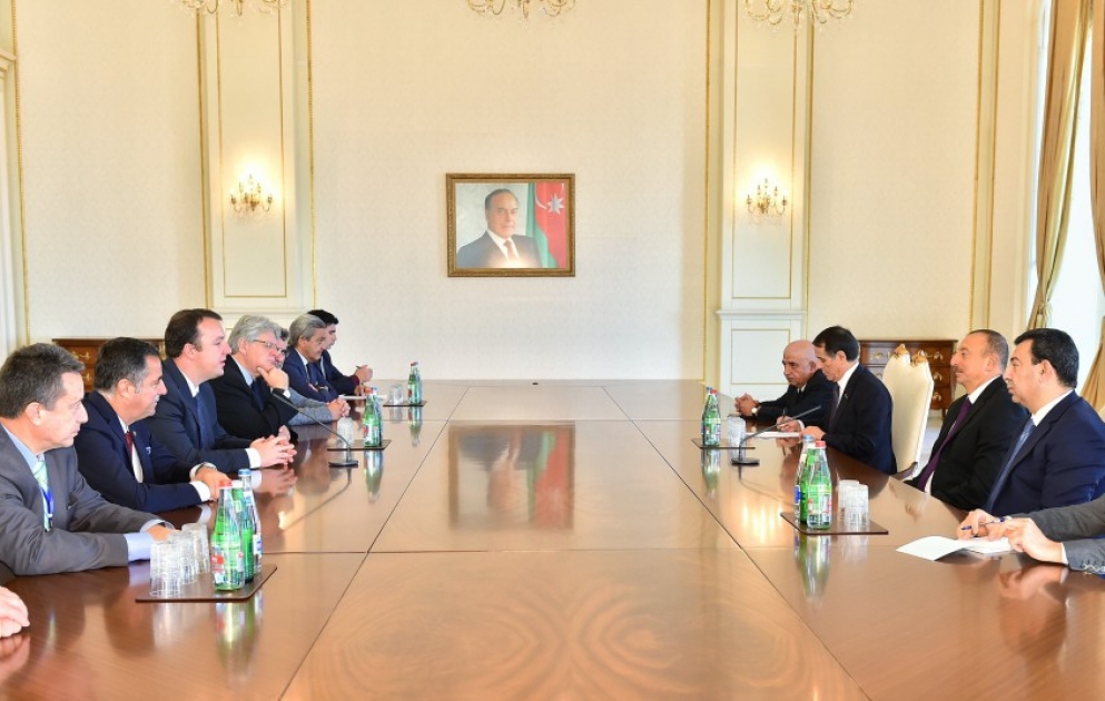 Aserbaidschans Präsident Ilham Aliyev empfängt PACE-Bewertungsmission für Referendum VIDEO