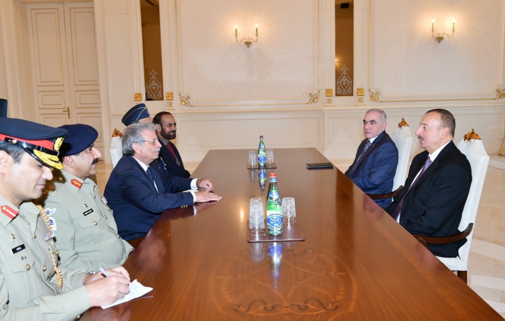Präsident Ilham Aliyev empfängt Delegation um Pakistans Minister für Rüstungsindustrie VIDEO