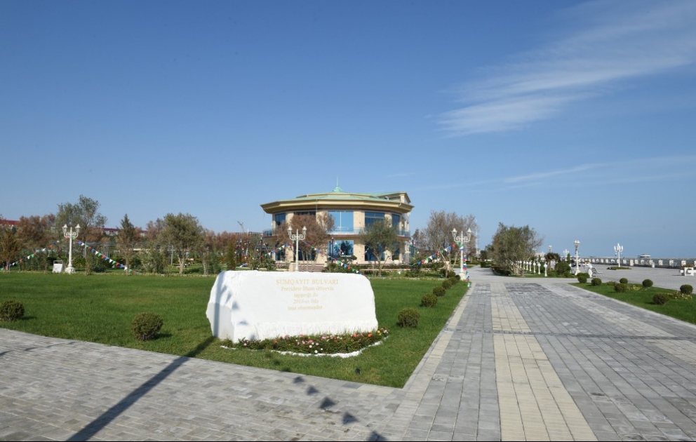 Mit Teilnahme von Präsident Ilham Aliyev in Sumgait neu angelegte Strandpromenade eröffnet VIDEO