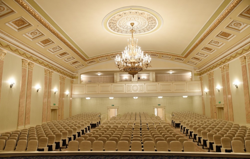 Präsident Ilham Aliyev inspiziert staatliches Schauspielhaus in Sumgait nach gründlicher Renovierung VIDEO