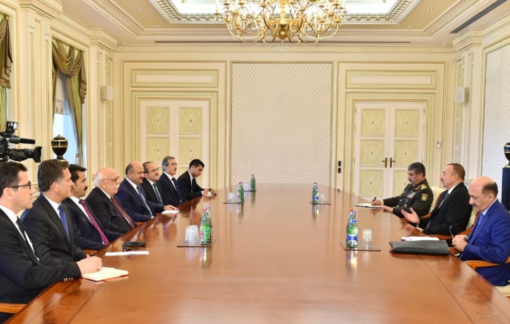 Le président azerbaïdjanais Ilham Aliyev reçoit une délégation turque VIDEO