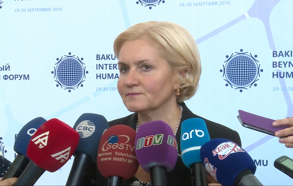 Olqa Qolodets: Bakı gözəlliyi ilə məni heyran etdi VİDEO