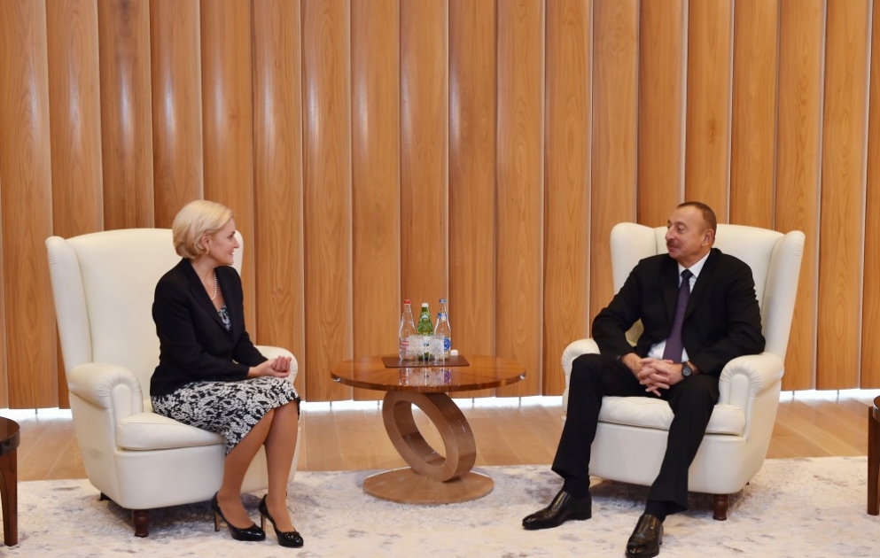 Präsident Ilham Aliyev empfängt eine Delegation um Vizeministerpräsidentin in der Regierung der RF VIDEO