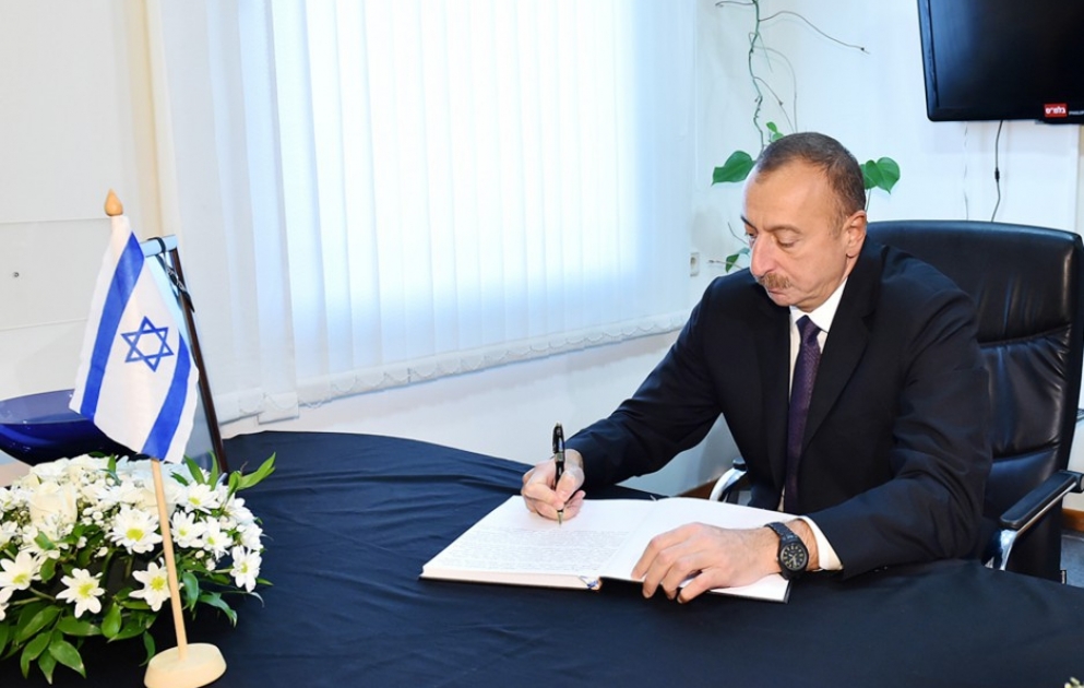 Präsident Ilham Aliyev besucht Botschaft des Staates Israel in Baku VIDEO