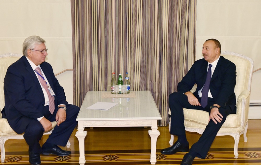 Le président de la République reçoit le recteur du MGIMO VIDEO