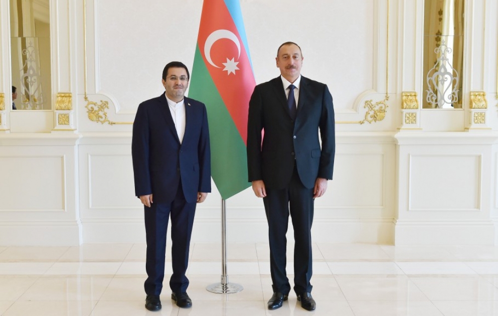 Präsident Ilham Aliyev nimmt Beglaubigungsschreiben des neuen iranischen Botschafters entgegen VIDEO