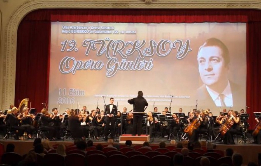 İstanbulda Rəşid Behbudova həsr olunan möhtəşəm opera konserti təşkil edilib VİDEO