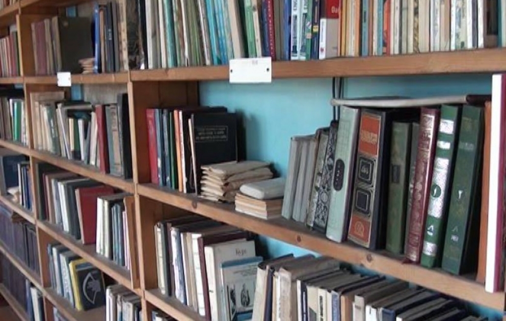 Şəxsi kitabxanada 11 mindən çox nadir kitab və əlyazma saxlanılır VİDEO