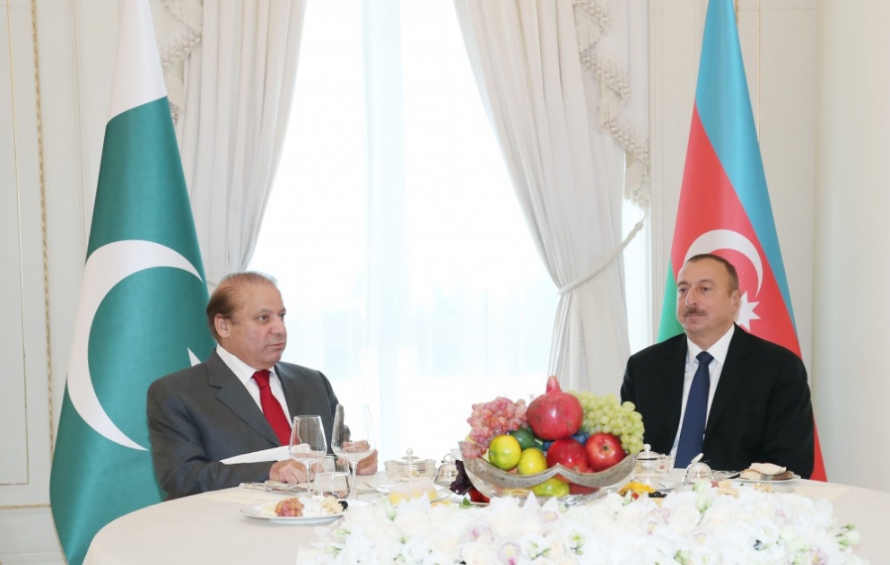 President Ilham Aliyev hosted official dinner in honor of Pakistani Premier VIDEO