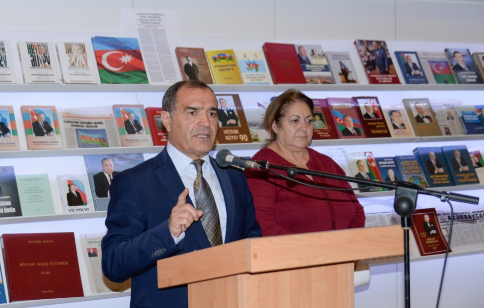 Milli Kitabxanada Dövlət Müstəqilliyi Günü münasibətilə sərgi açılıb VİDEO