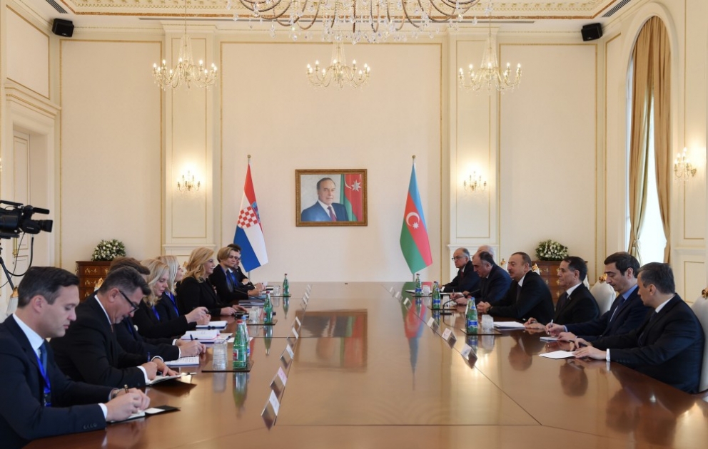 Entretien des présidents azerbaïdjanais et croate élargi aux délégations VIDEO