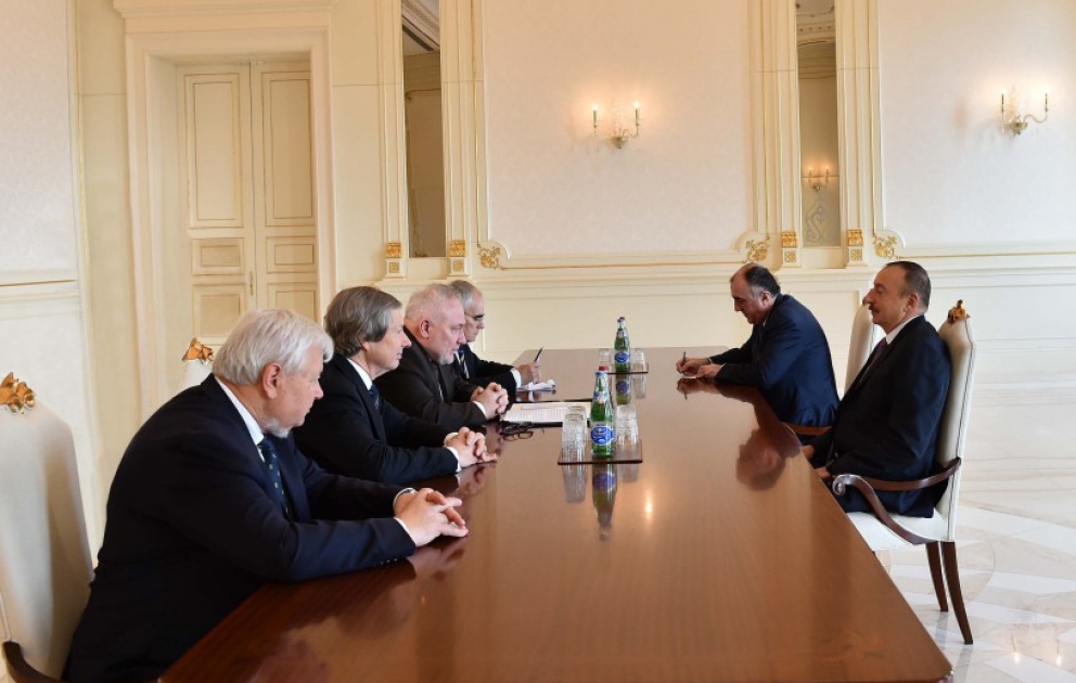 Präsident Ilham Aliyev empfängt die Co-Vorsitzenden der OSZE Minsk-Gruppe VIDEO