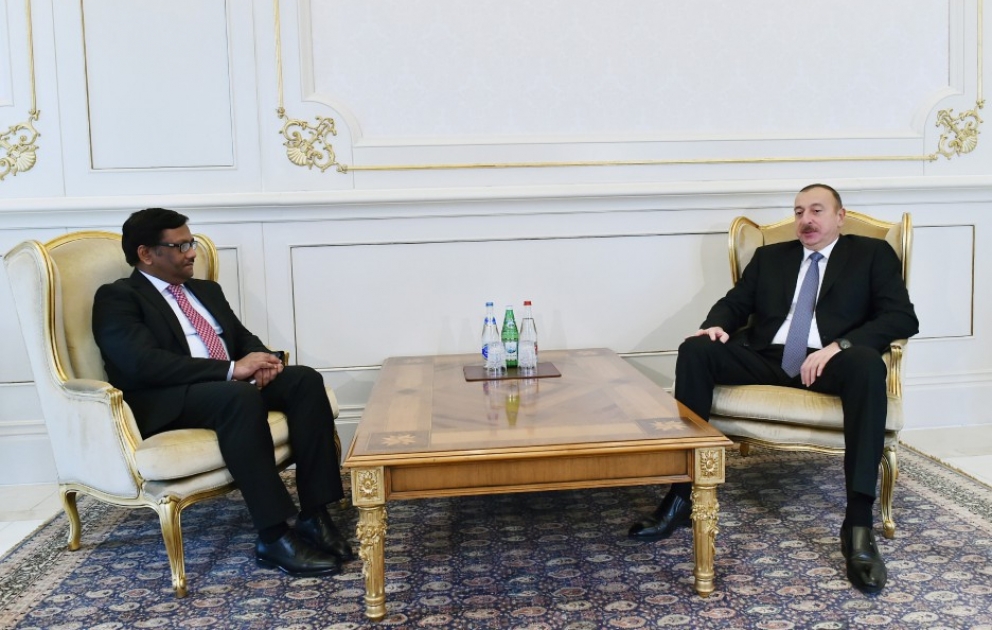Präsident Ilham Aliyev nimmt Beglaubigungsschreiben des neuen Botschafters von Bangladesch entgegen VIDEO
