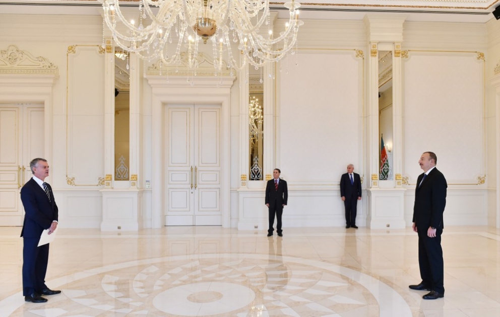 Le président la République reçoit les lettres de créance du nouvel ambassadeur du Canada [ mis à jour] VIDEO