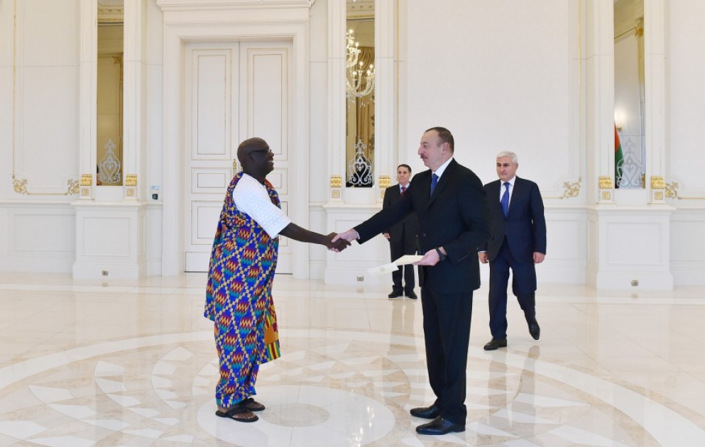 Le président de la République reçoit le nouvel ambassadeur du Ghana en Azerbaïdjan VIDEO