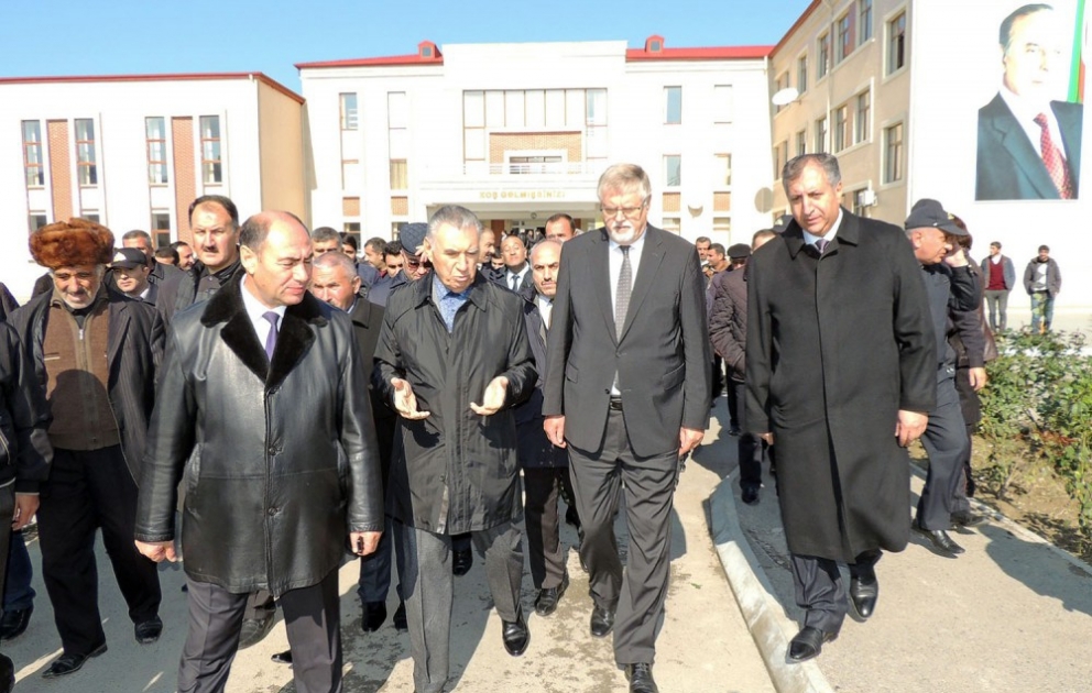 Avropa İttifaqının Cənubi Qafqaz üzrə xüsusi nümayəndəsi Bərdədə məcburi köçkünlərlə görüşüb VİDEO