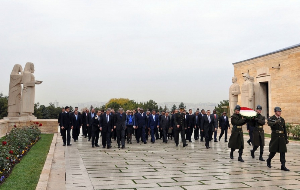 Ankaradakı diplomatik korpusun rəhbərləri Anıtqəbiri ziyarət ediblər VİDEO