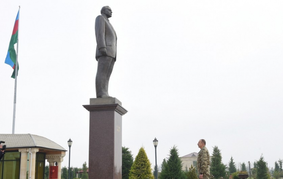 Le président Ilham Aliyev arrive dans la région de Fuzouli VIDEO