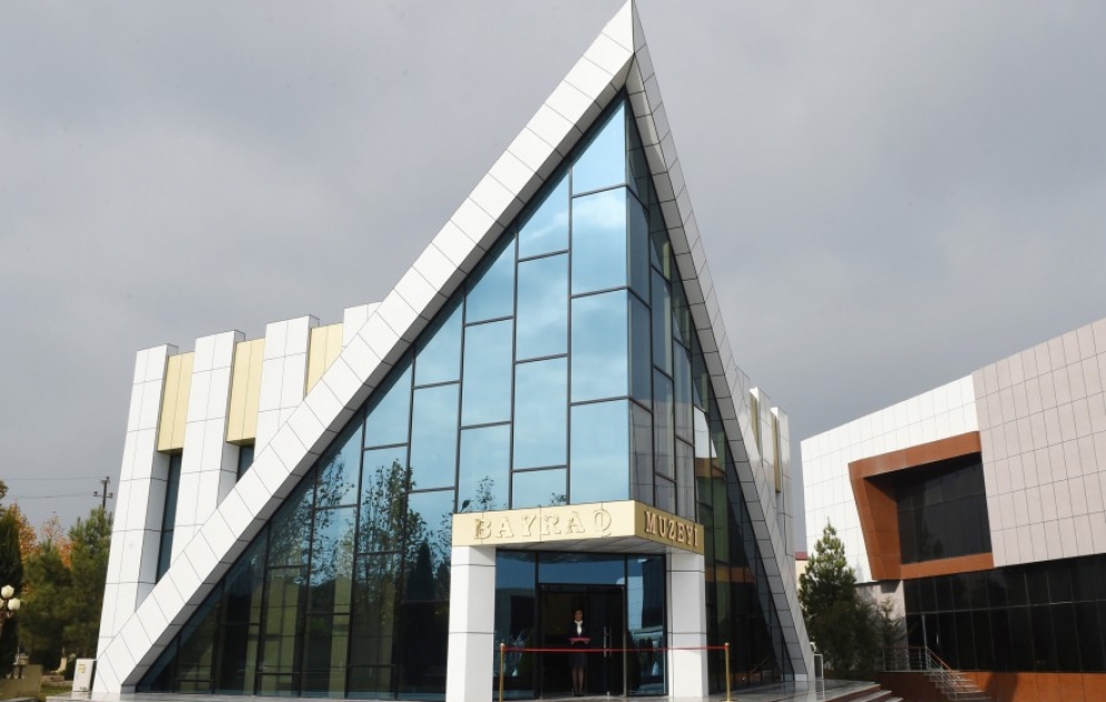 Le président Ilham Aliyev inaugure le Musée du Drapeau à Beylagan VIDEO