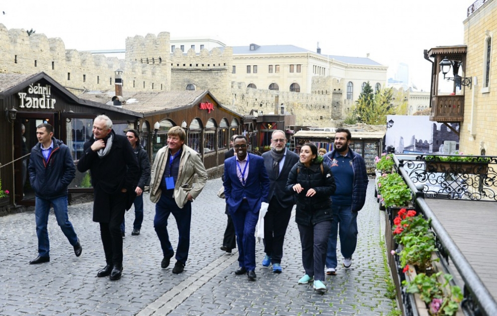 Bakı ilə tanışlıq Dünya Xəbər Agentlikləri V Konqresinin və OANA-nın XVI Baş Assambleyasının iştirakçılarında zəngin təəssürat yaradıb VİDEO