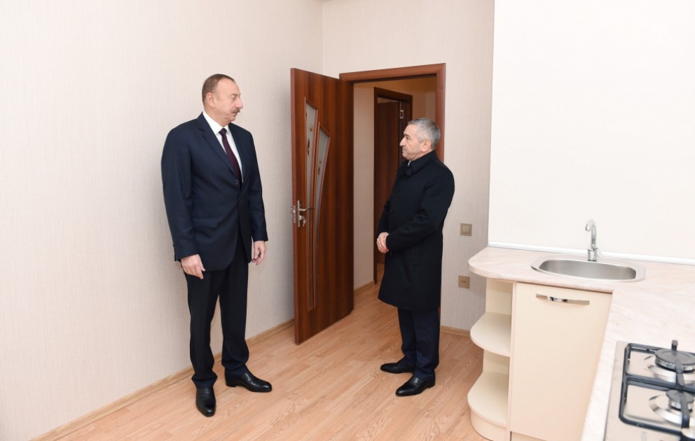 Президент Азербайджана Ильхам Алиев принял участие в открытии нового жилого здания в Сабунчинском районе [ОБНОВЛЕНО] ВИДЕО