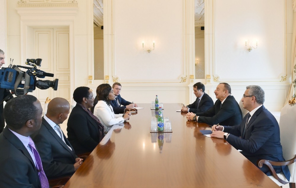 Prezident İlham Əliyev Cənubi Afrika Respublikasının beynəlxalq əlaqələr və əməkdaşlıq nazirinin başçılıq etdiyi nümayəndə heyətini qəbul edib [YENİLƏNİB] VİDEO