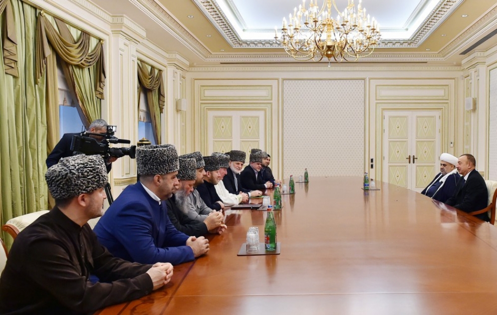 Präsident Ilham Aliyev empfängt Mitglieder des Obersten Religiösen Rates der Kaukasusvölker VIDEO