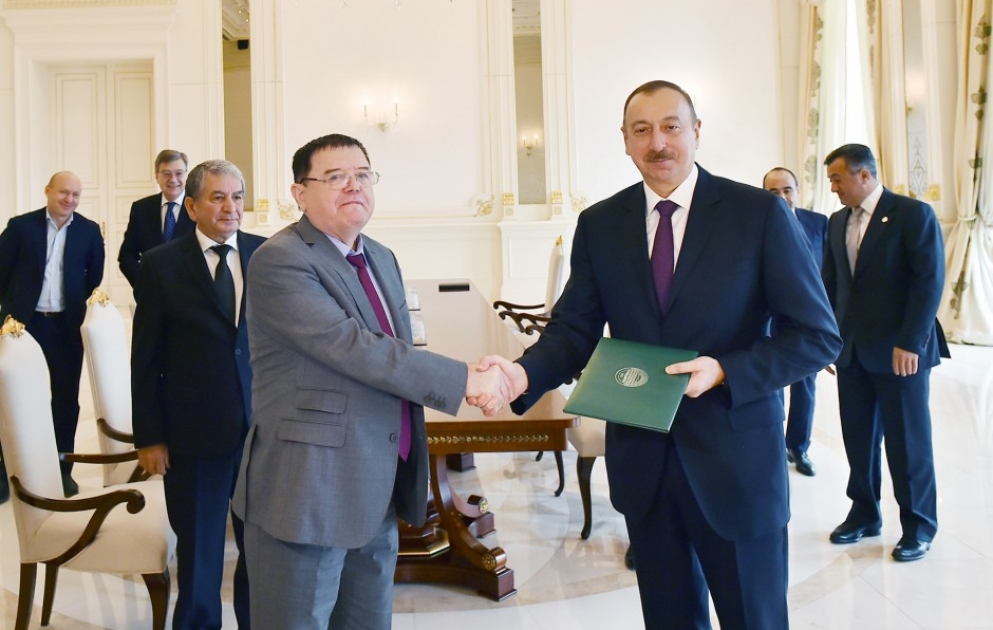 Azərbaycan Prezidenti İlham Əliyev Rusiyanın Həştərxan vilayətinin qubernatorunun başçılıq etdiyi nümayəndə heyətini qəbul edib [YENİLƏNİB] VİDEO