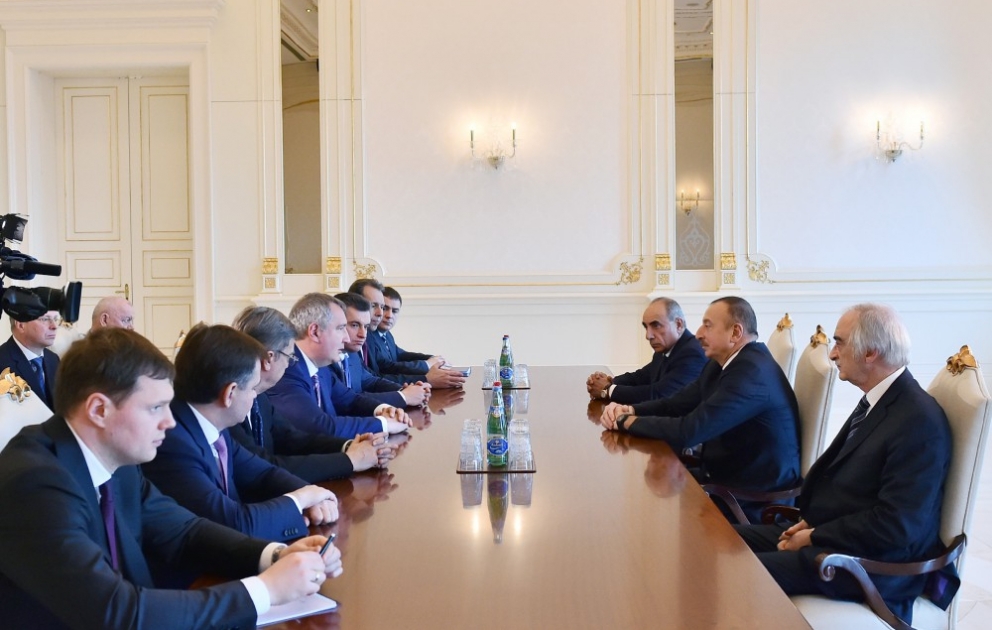 Le président azerbaïdjanais rencontre une délégation menée par le vice-Premier ministre russe VIDEO