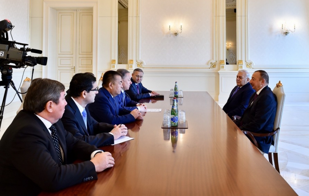 Le président de la République reçoit les présidents des parlements turc, kazakh et kirghiz VIDEO