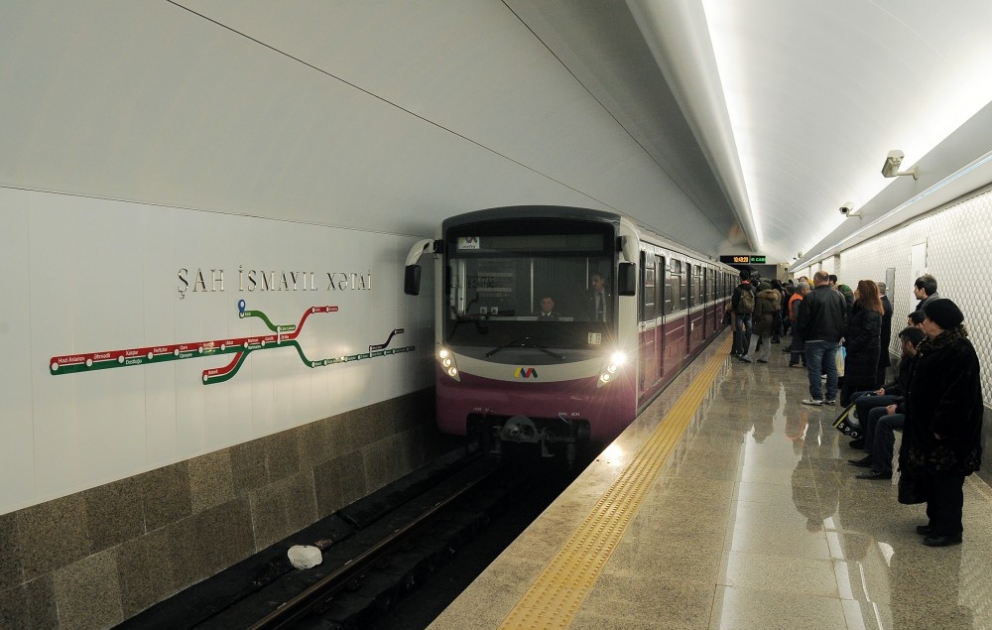 “Xətai” metro stansiyasının birinci baş yolu sərnişinlərin istifadəsinə verilib VİDEO