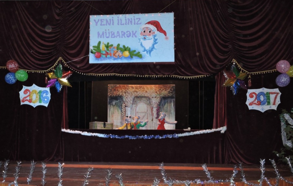 Qax teatrında uşaqlar üçün Yeni il şənlikləri davam edir VİDEO