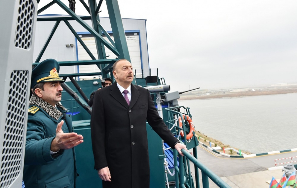 Präsident Ilham Aliyev besichtigt neu gebautes Küstenwachschiff "Tufan" VIDEO