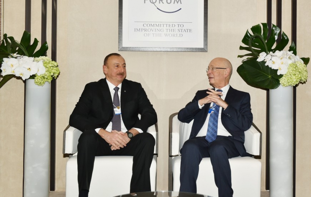 Davos : entretien du président Ilham Aliyev avec Klaus Schwab, le directeur du Forum VIDEO