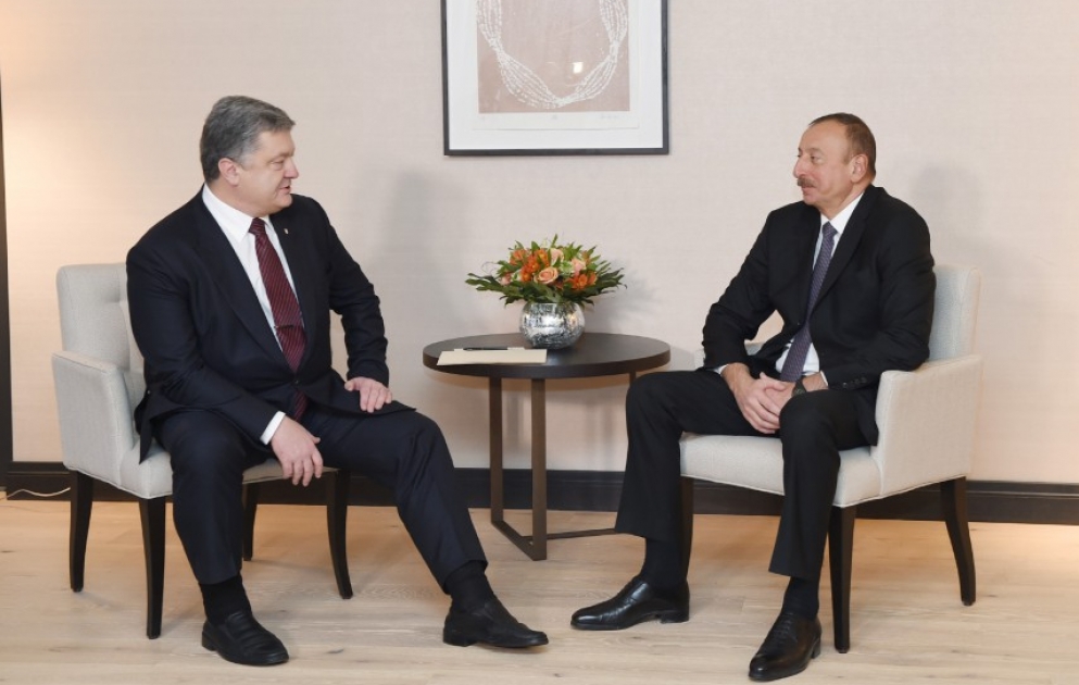 President Ilham Aliyev met with Ukrainian President Petro Poroshenko VIDEO