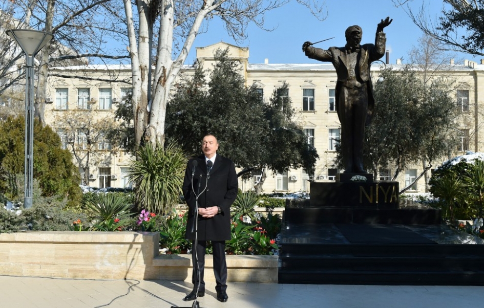 Prezident İlham Əliyev görkəmli dirijor, maestro Niyazinin Bakıda abidəsinin açılış mərasimində iştirak edib YENİLƏNİB-2 VİDEO