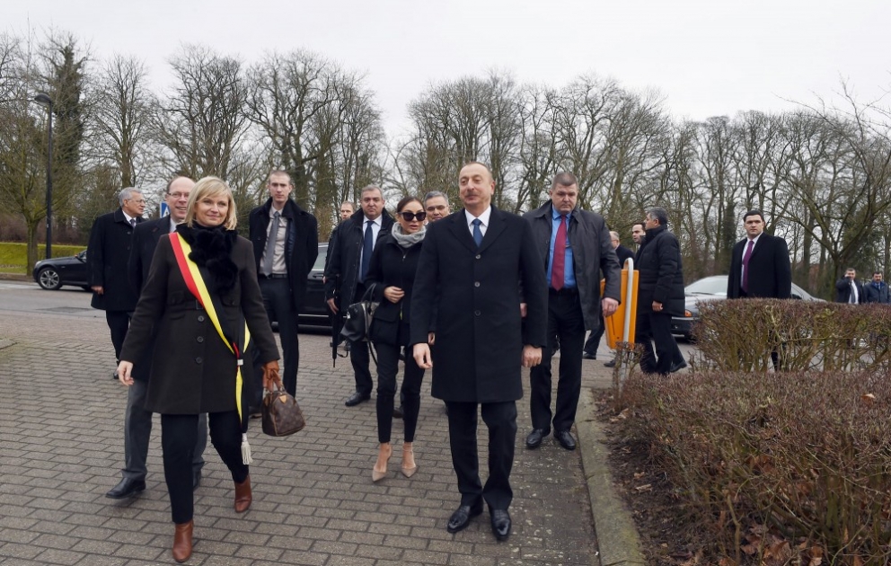 Waterloo: Präsident Ilham Aliyev besucht Denkmal Khurshidbanu Natavan VIDEO