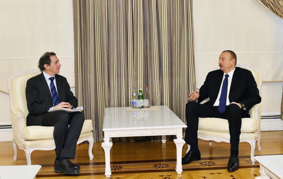Aserbaidschans Präsident Ilham Aliyev empfängt Vizepräsidenten von Weltbank VIDEO
