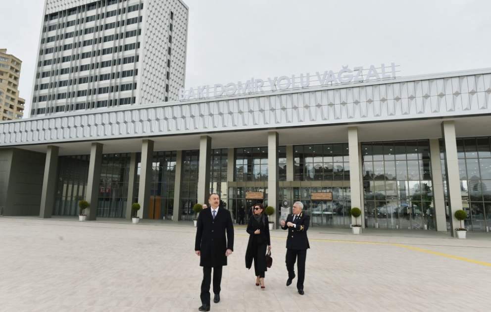 Bakı Dəmir Yolu Vağzalı əsaslı yenidənqurmadan sonra istifadəyə verilib Azərbaycan Prezidenti İlham Əliyev tədbirdə iştirak edib YENİLƏNİB-2 VİDEO