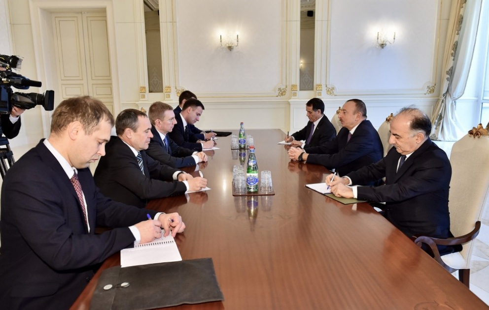 Präsident Ilham Aliyev empfängt eine Delegation um lettischen Außenminister VIDEO