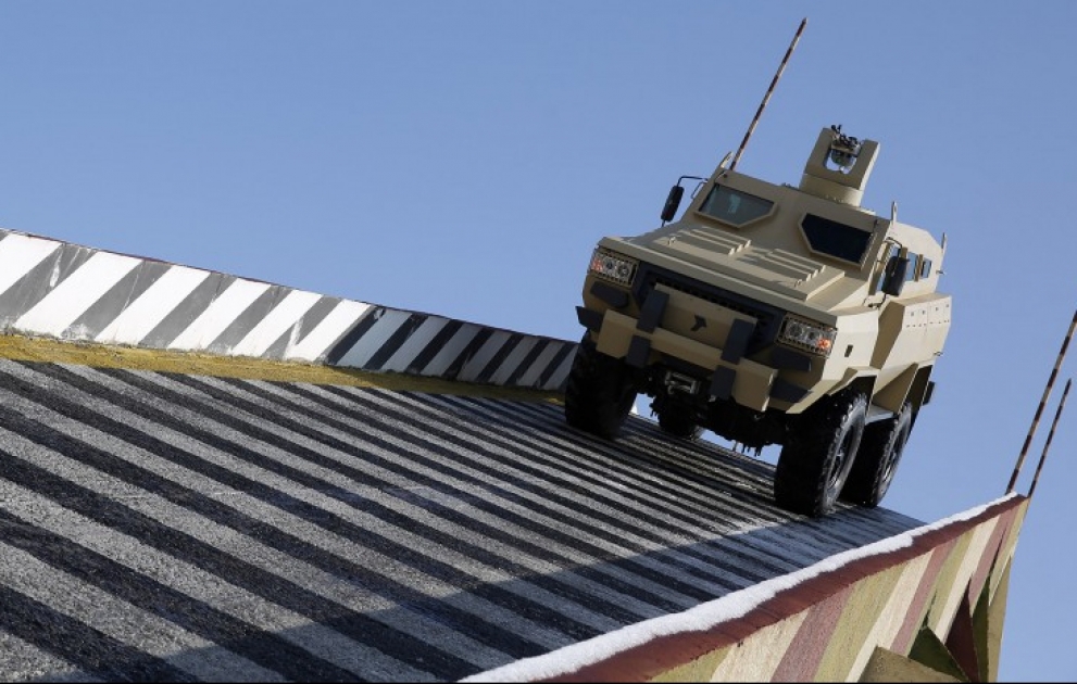 Erstes nationales Panzerfahrzeug “Tufan“ präsentiert VIDEO