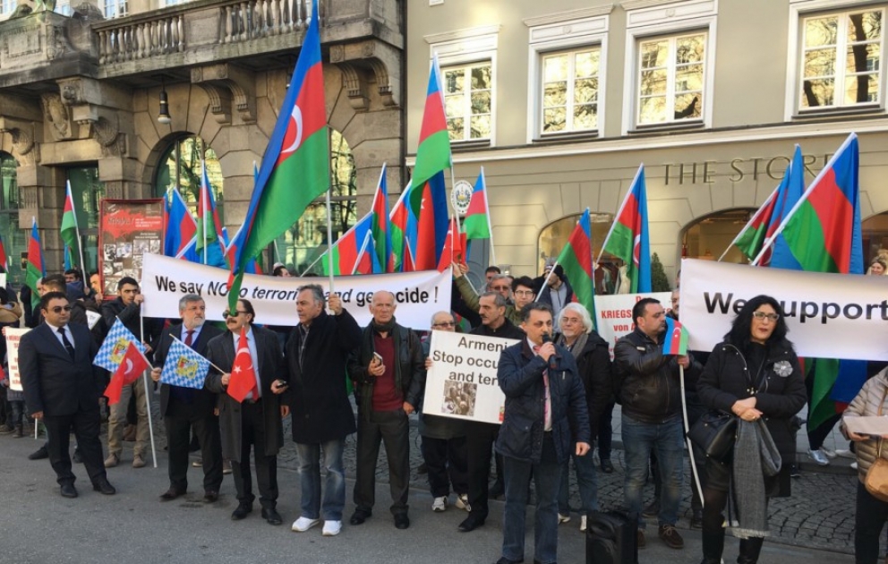Azerbaijanis hold protest rally on 25th anniversary of Khojaly genocide in Munich VIDEO