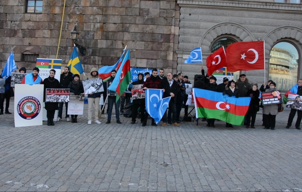 Xocalı soyqırımının 25-ci ildönümü ilə bağlı İsveç Parlamentinin qarşısında aksiya keçirilib VİDEO