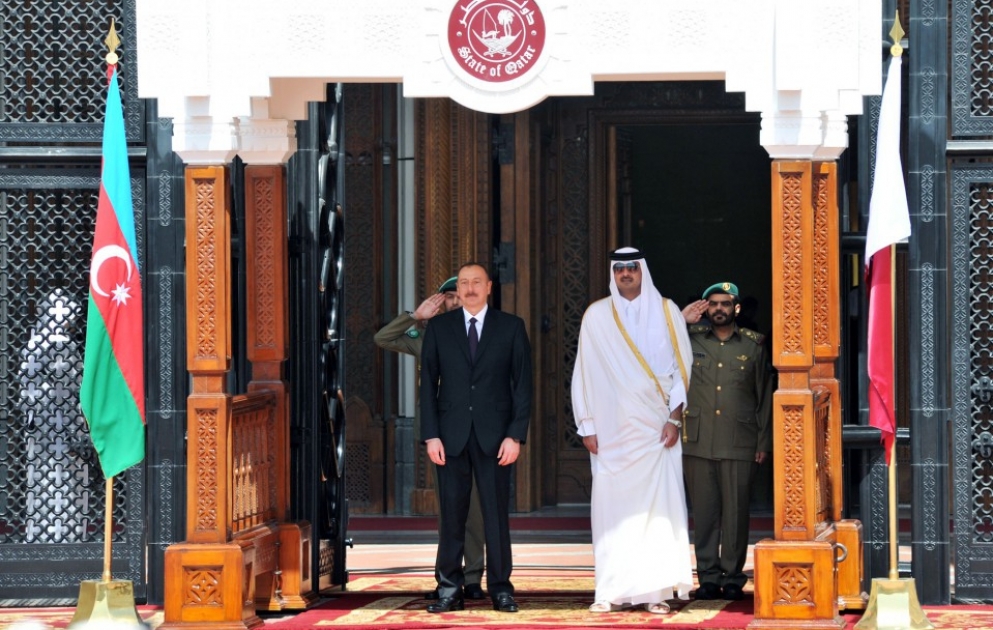 Qatar : cérémonie d’accueil officiel du président azerbaïdjanais Ilham Aliyev VIDEO