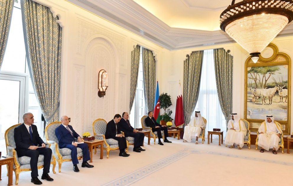 Visite du président de la République au Qatar : entretien élargi aux délégations VIDEO