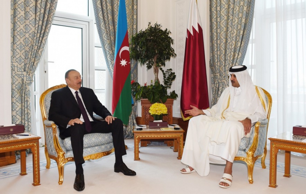 Präsident Ilham Aliyev und Emir von Katar Scheich Tamim Bin Hamad Al-Thani treffen sich im erweiterten Format VIDEO