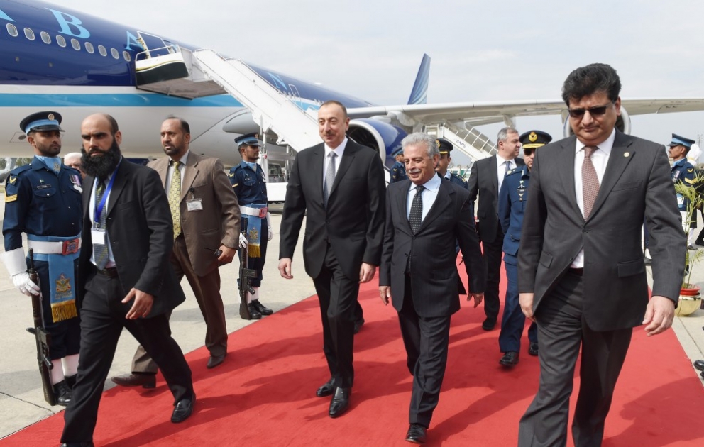 Le président Ilham Aliyev entame une visite au Pakistan VIDEO