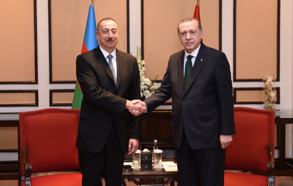 Entretien des présidents azerbaïdjanais et turc à Islamabad VIDEO