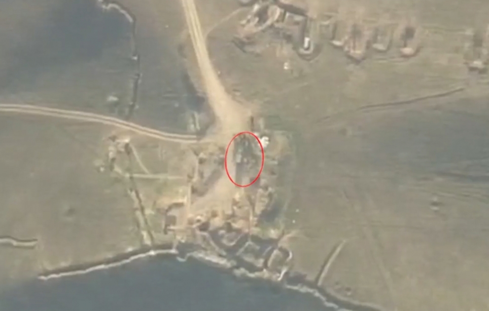 Уничтожено военно-транспортное средство противника ВИДЕО