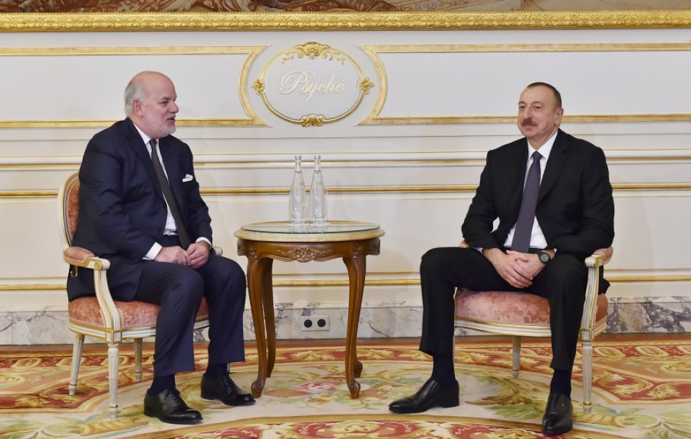 Azərbaycan Prezidenti İlham Əliyev Parisdə “Vivaction” şirkətinin prezidenti ilə görüşüb YENİLƏNİB VİDEO